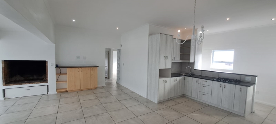 4 Bedroom Property for Sale in Hoogland Western Cape